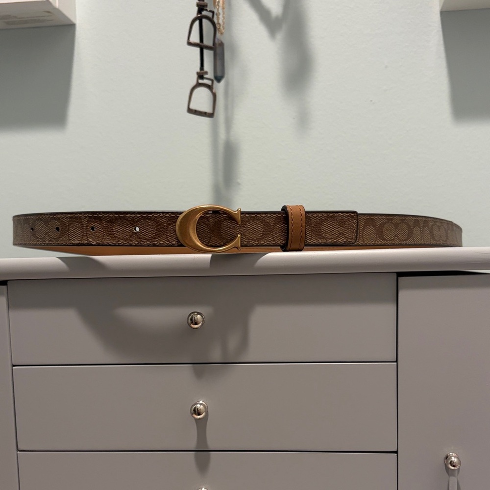 Coach women’s belt